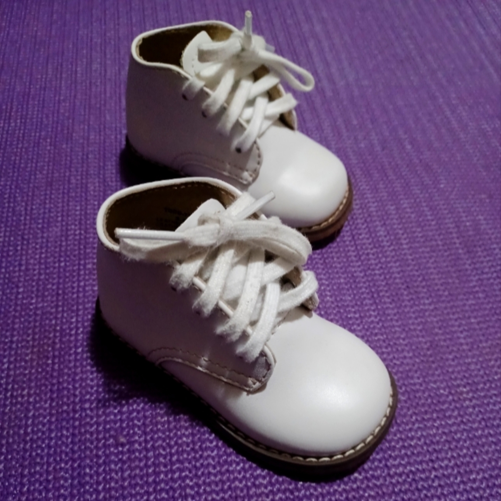 White Unisex Baby Walking Shoes